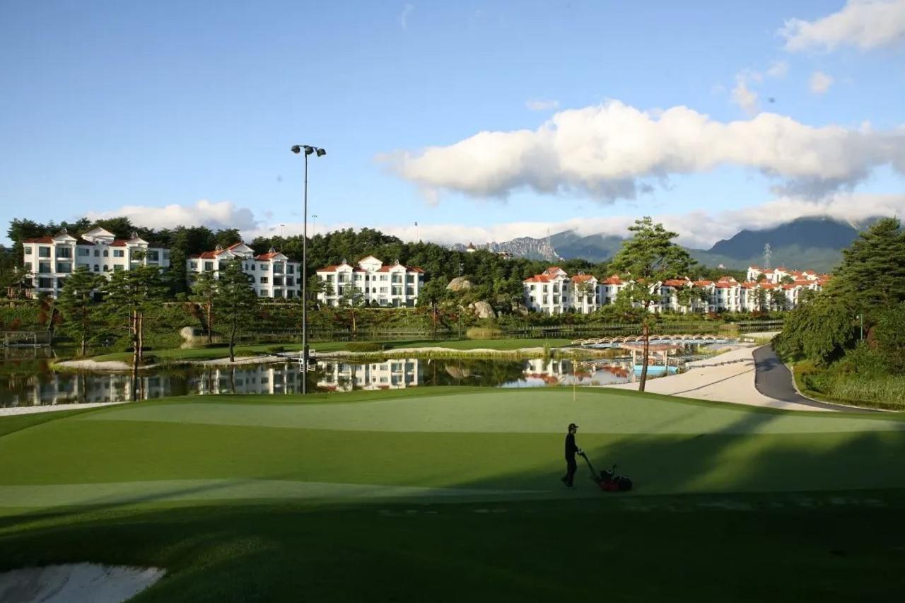 Pineridge Hotel Sokcho Bagian luar foto