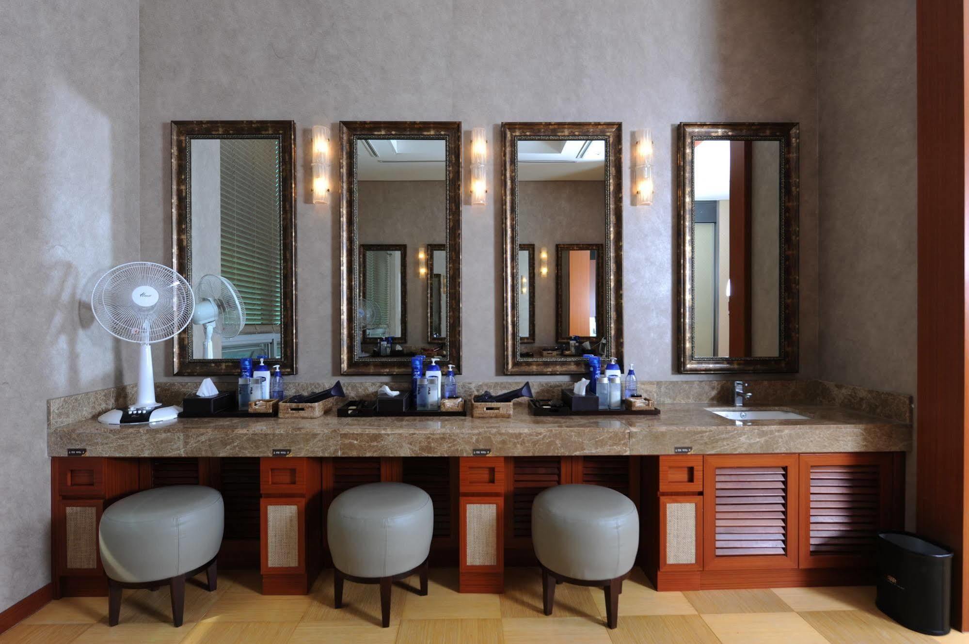 Pineridge Hotel Sokcho Bagian luar foto