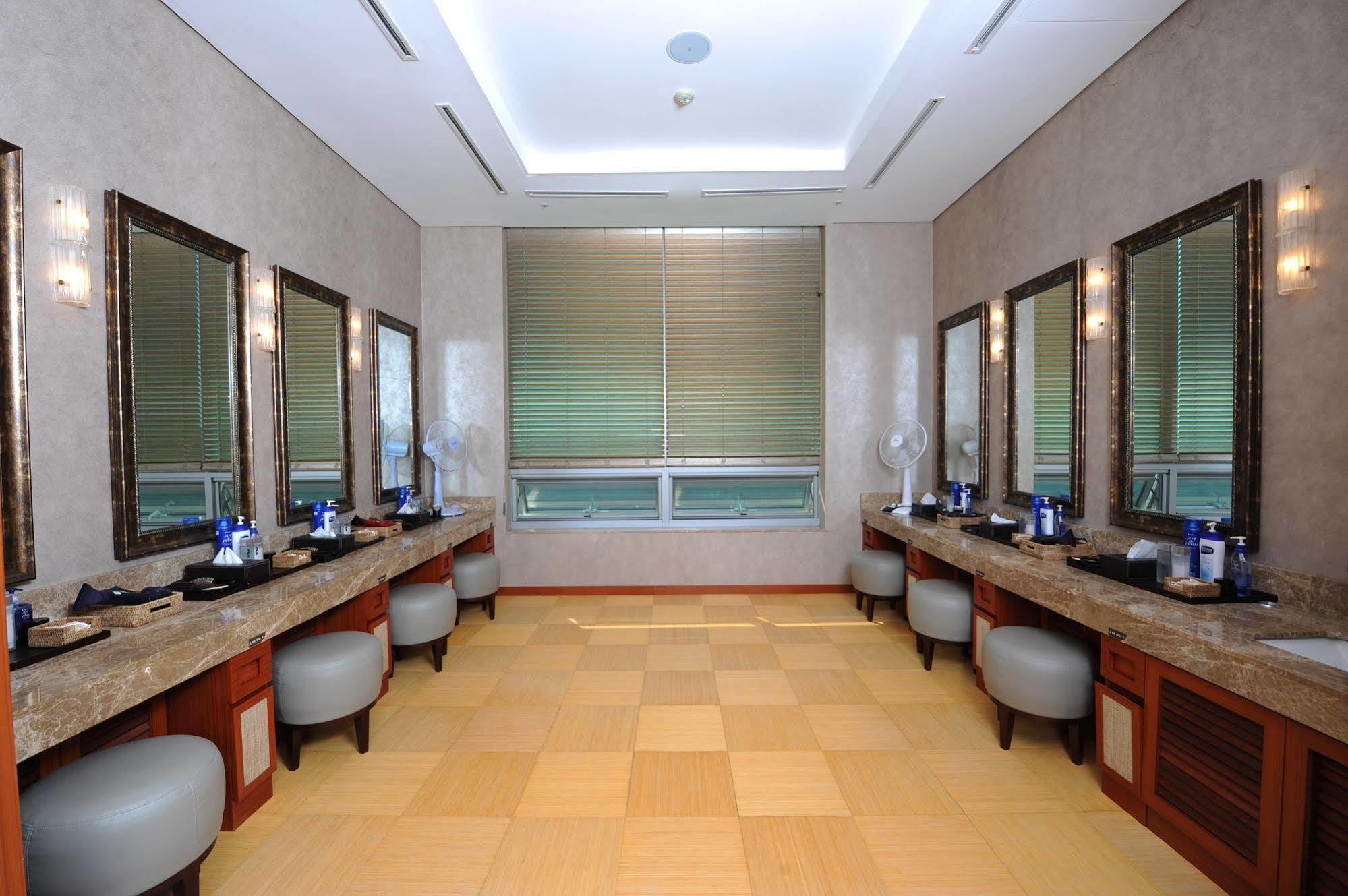 Pineridge Hotel Sokcho Bagian luar foto