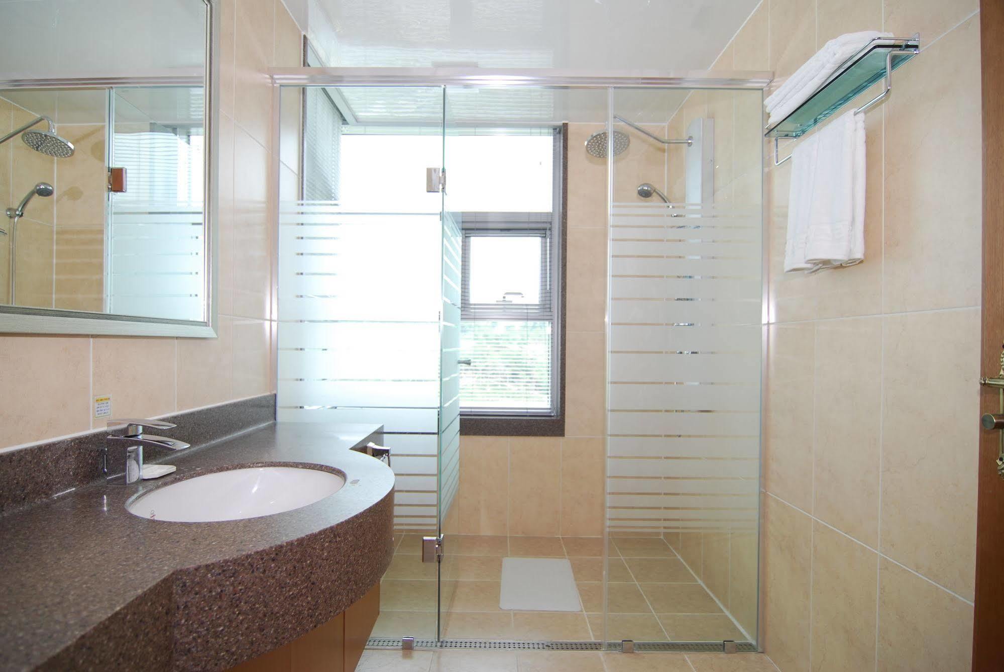 Pineridge Hotel Sokcho Bagian luar foto