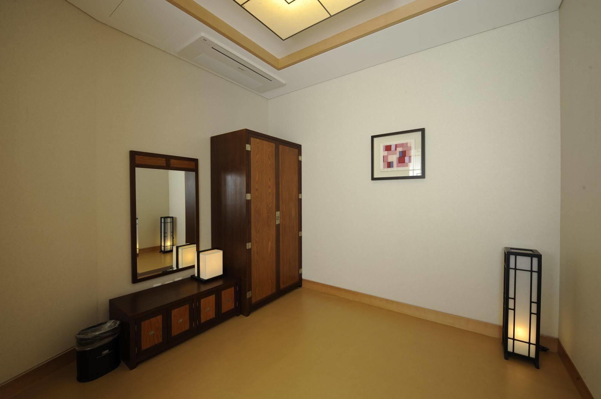 Pineridge Hotel Sokcho Bagian luar foto
